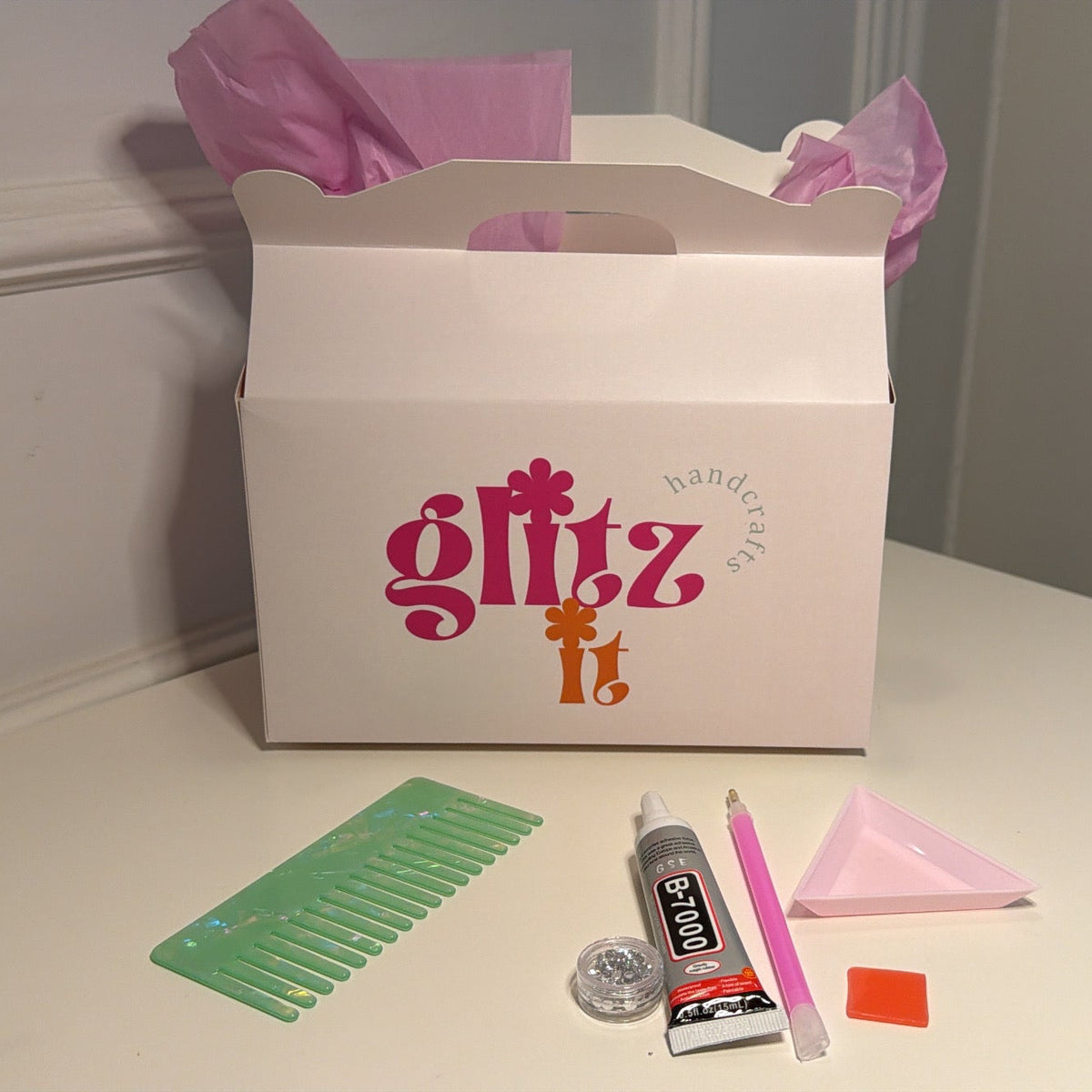 Comb bedazzle sit