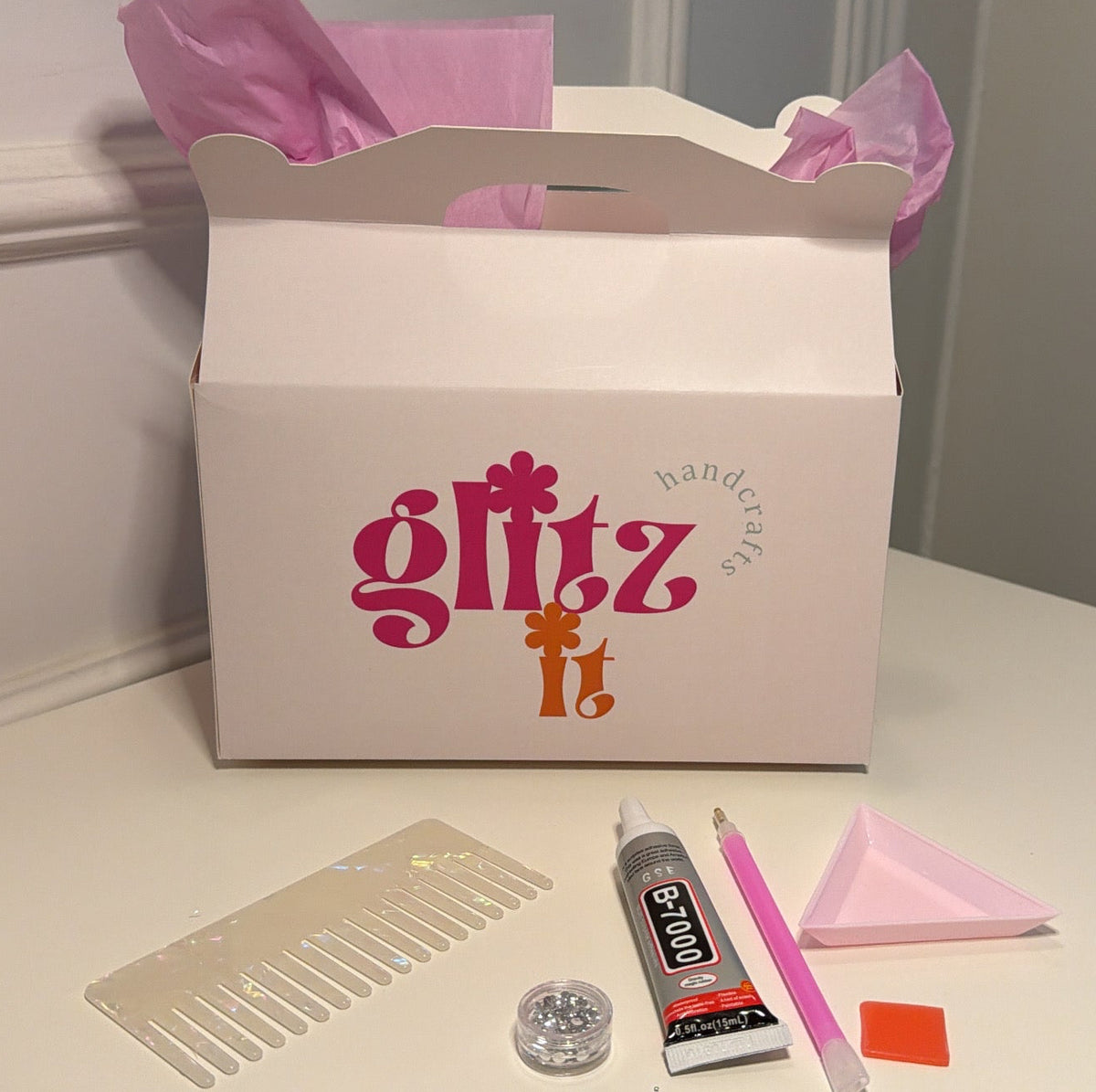 Comb bedazzle sit